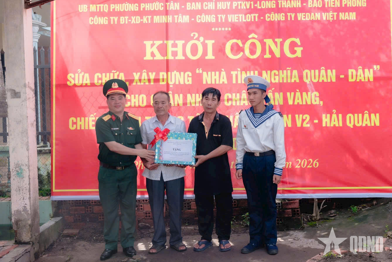 Ban CHQS phường Phước Tân sửa chữa “Nhà tình nghĩa quân - dân”

